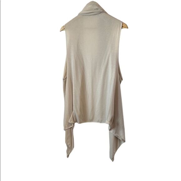 Tan Lightweight Sleeveless Asymmetric Loose Fit Vest O/S - Picture 3 of 6